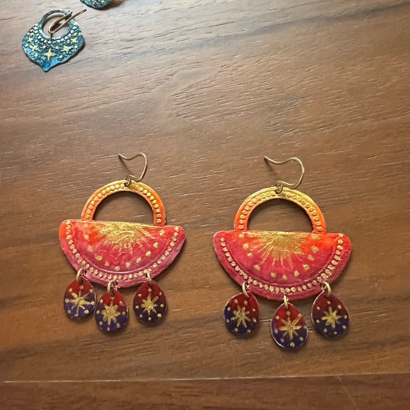 Handmade hand painted gradient sunset colored earrings - Picture 7 of 7